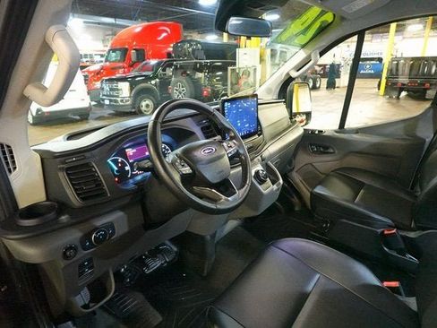 Used 2024 Ford E-Transit Low Roof image 11