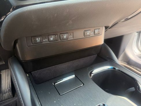 Used 2025 Lexus ES 350 w/ Premium Package FWD image 19