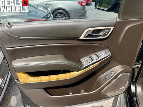 Used 2017 GMC Yukon XL Denali w/ Open Road Package AWD/4WD image 15