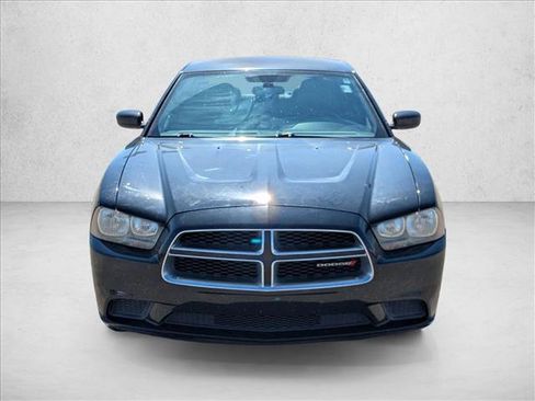 Used 2014 Dodge Charger SE image 2