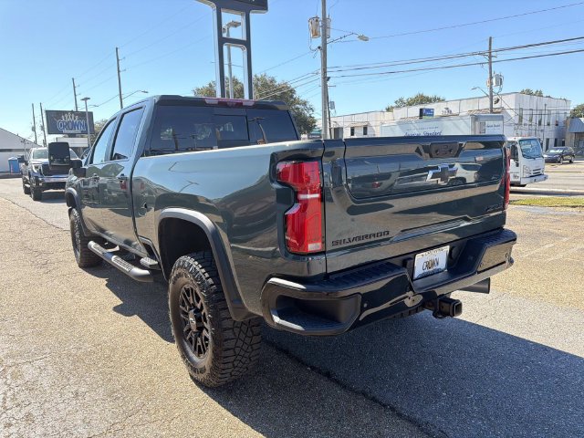 Used 2026 Chevrolet Silverado 2500 ZR2 w/ LPO, Dark Essentials Package AWD/4WD image 8