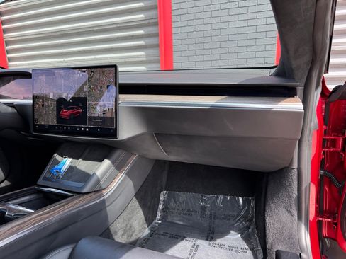 Used 2022 Tesla Model S AWD/4WD image 16