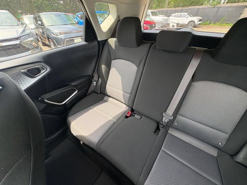 Used 2025 Kia Soul LX w/ LX Technology Package FWD image 37