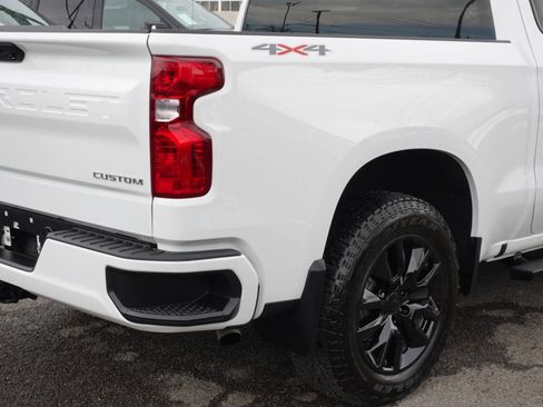 Used 2023 Chevrolet Silverado 1500 Custom image 10