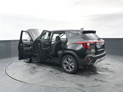 Used 2024 Kia Seltos LX image 32