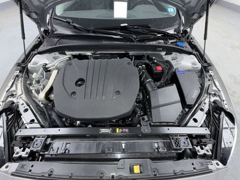 Used 2025 Volvo V60 B5 Cross Country Plus image 14