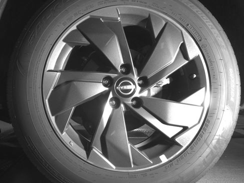 Used 2025 Nissan Rogue SV FWD image 14