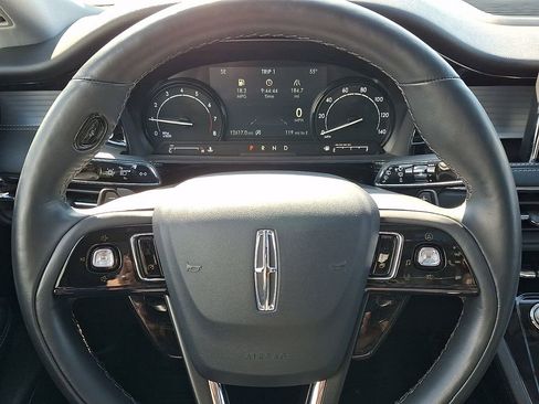 Used 2022 Lincoln Corsair AWD w/ Premium Package image 21