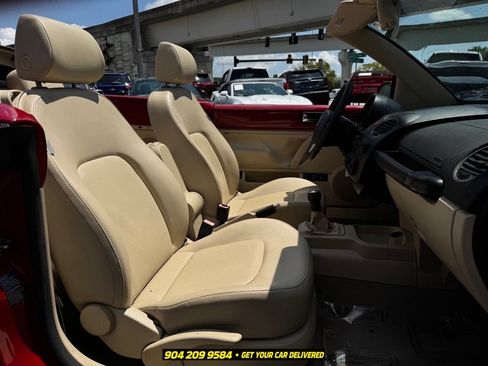 Used 2006 Volkswagen Beetle Convertible w/ Package 1 FWD image 31