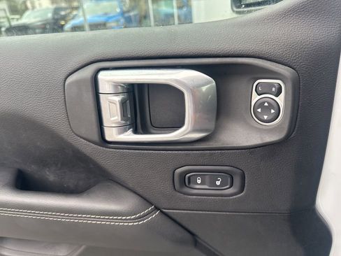 Used 2022 Jeep Wrangler Unlimited Sahara w/ Cold Weather Group image 21