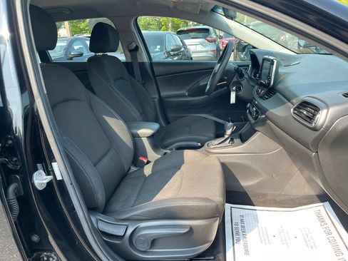 Used 2018 Hyundai Elantra GT FWD image 18