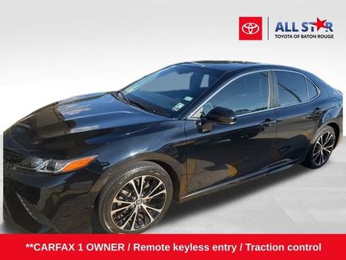Used 2020 Toyota Camry SE image 1