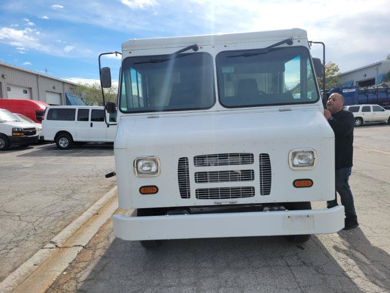 Used 2016 Ford E-350 and Econoline 350 Super Duty w/ A/C Prep Package RWD image 2