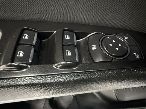 Used 2017 Ford Fusion SE w/ Fusion SE Technology Package image 13