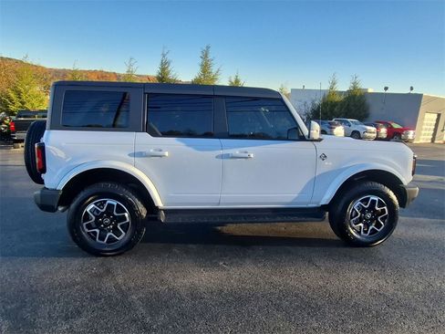 Used 2025 Ford Bronco Outer Banks image 16