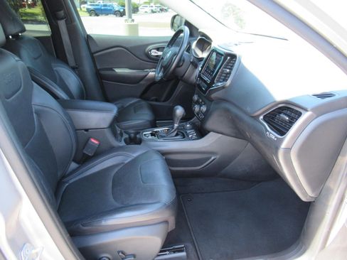Used 2020 Jeep Cherokee Limited AWD/4WD image 10
