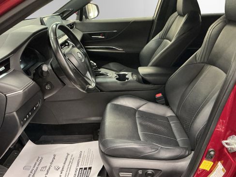 Used 2021 Toyota Venza Limited w/ Advanced Technology Package image 9