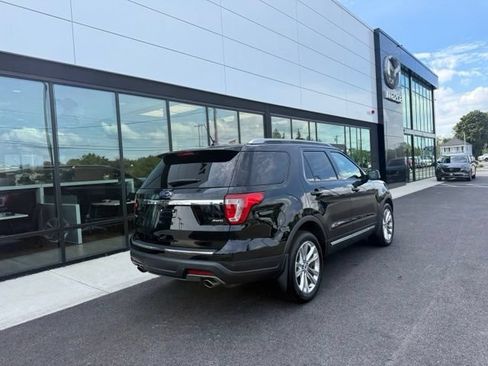 Certified 2018 Ford Explorer XLT w/ Equipment Group 202A AWD/4WD image 3