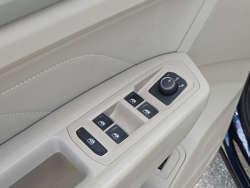 Used 2021 Volkswagen Atlas SE FWD image 15
