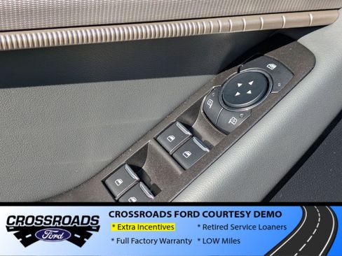 New 2025 Ford Explorer Active image 10