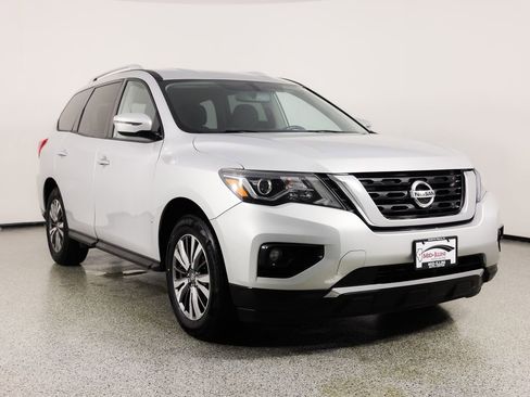 Used 2019 Nissan Pathfinder SV image 10