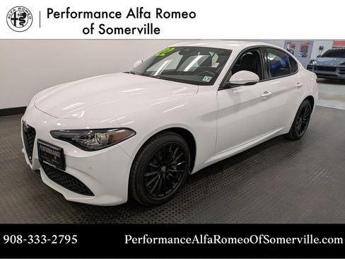 Used 2022 Alfa Romeo Giulia Sprint image 1