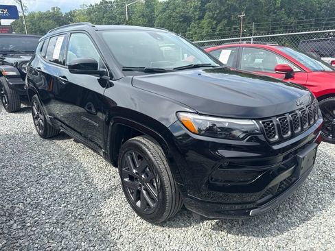 Used 2025 Jeep Compass Limited w/ High Altitude Package AWD/4WD image 2