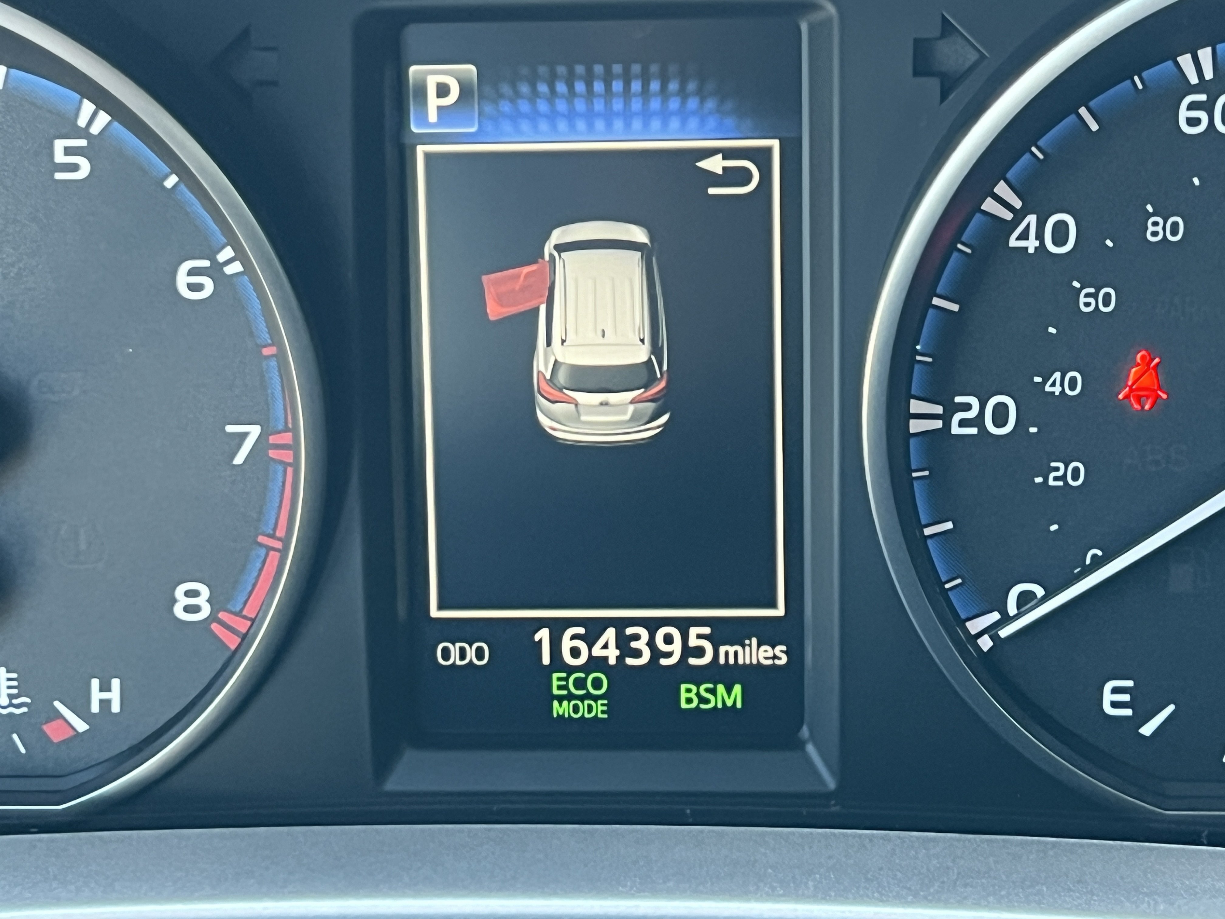 Used 2018 Toyota RAV4 XLE w/ Plus Extra Value Package FWD image 21