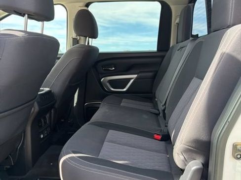Used 2021 Nissan Titan SV w/ SV Convenience Package AWD/4WD image 6