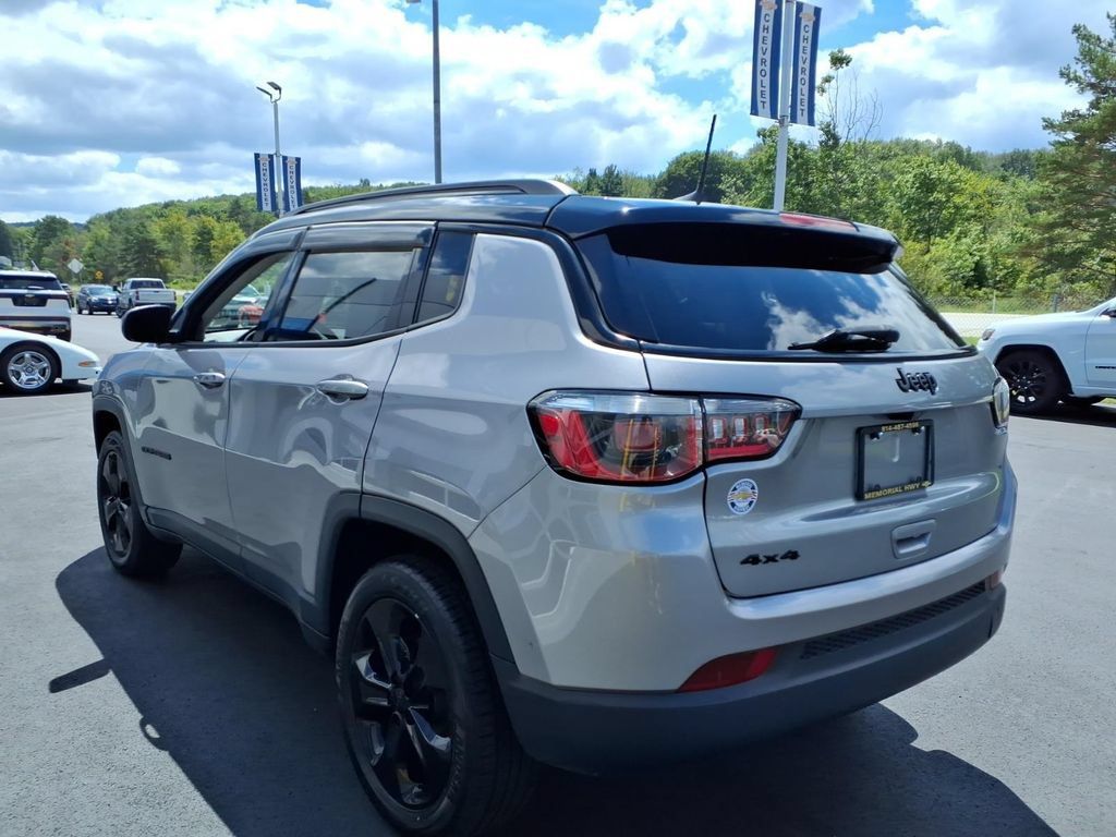 Used 2019 Jeep Compass Latitude AWD/4WD image 5