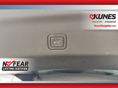 Used 2025 GMC Yukon XL AT4 image 43