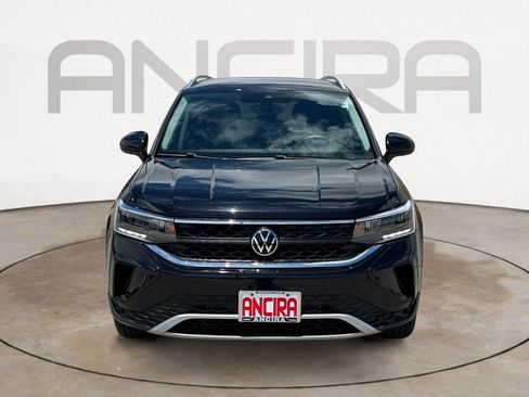 Used 2023 Volkswagen Taos SE FWD image 5