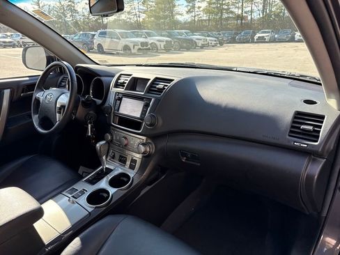 Used 2013 Toyota Highlander Plus image 27