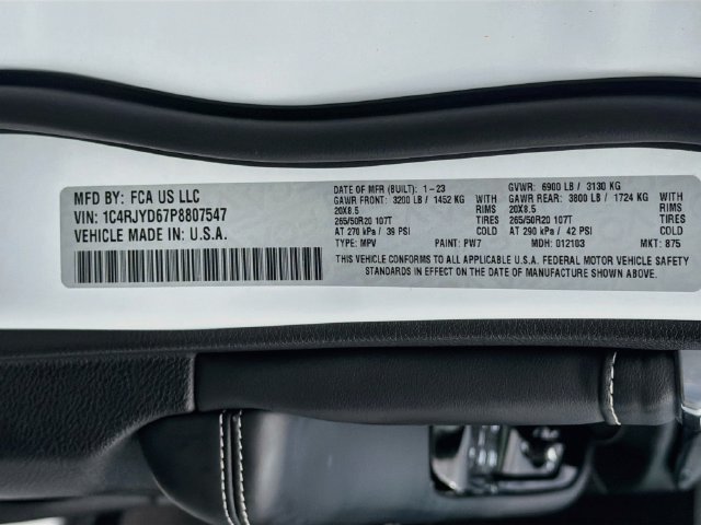 Used 2023 Jeep Grand Cherokee Overland w/ Advanced Protech Group III AWD/4WD image 34