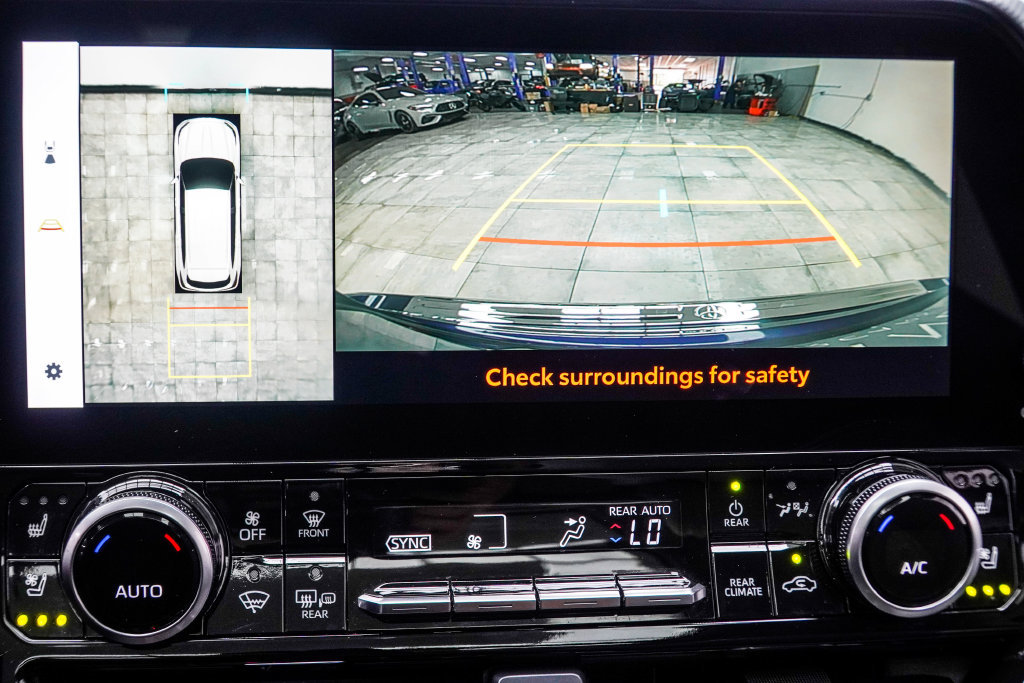 Used 2023 Toyota Highlander Platinum FWD image 28
