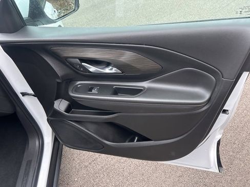 Certified 2023 GMC Terrain SLE w/ Driver Convenience Package image 6