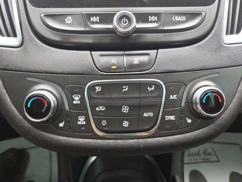 Used 2021 Chevrolet Malibu LT FWD image 29