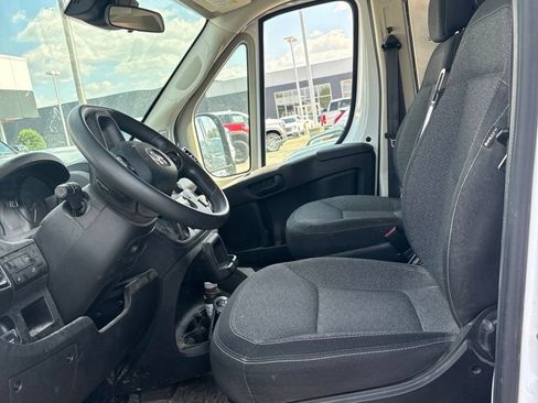 Used 2022 RAM ProMaster 2500 w/ Convenience Group FWD image 8