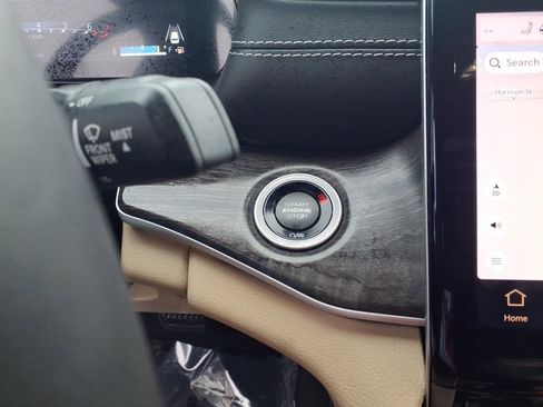 Used 2023 Jeep Grand Cherokee Limited w/ Luxury Tech Group II image 15