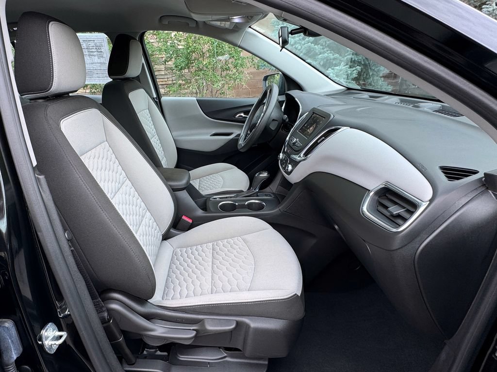 Used 2020 Chevrolet Equinox LS AWD/4WD image 35