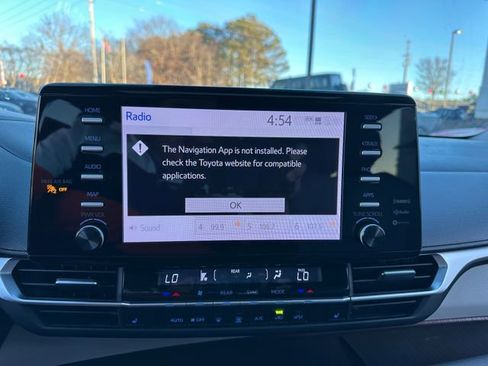 Used 2023 Toyota Sienna XLE image 26