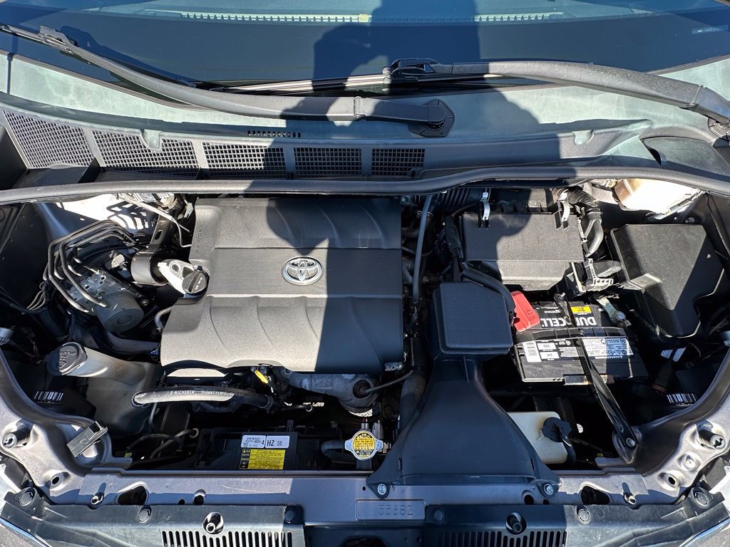 Used 2012 Toyota Sienna LE FWD image 38