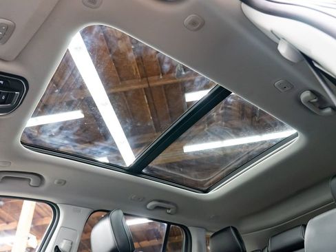 Used 2023 Jeep Grand Cherokee 4WD 4xe image 23