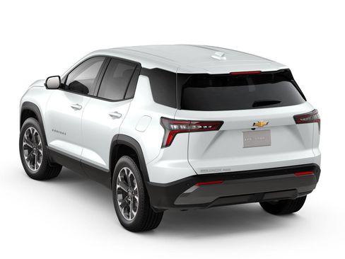 New 2026 Chevrolet Equinox LT image 2