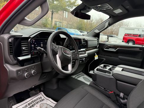 New 2026 GMC Sierra 1500 SLE image 13