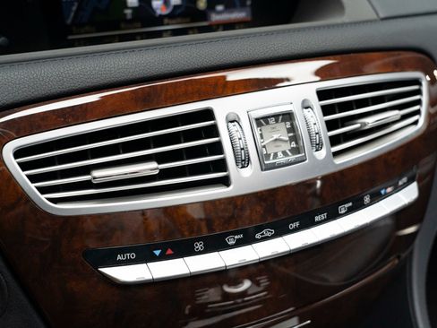 Used 2012 Mercedes-Benz CL 63 AMG image 32