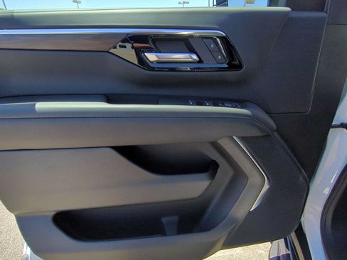 New 2026 Chevrolet Suburban LS RWD image 10