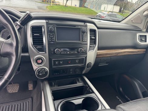 Used 2017 Nissan Titan SL w/ Chrome Package image 14