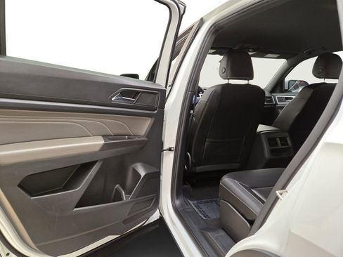 Used 2023 Volkswagen Atlas Cross Sport SE w/ Black Wheel Package image 17