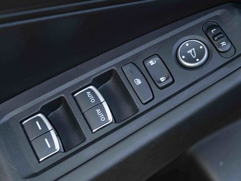 Used 2025 Honda Accord LX image 37